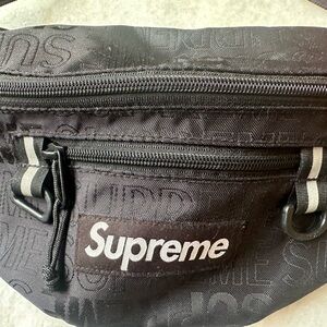 Supreme Fanny Pack 💫